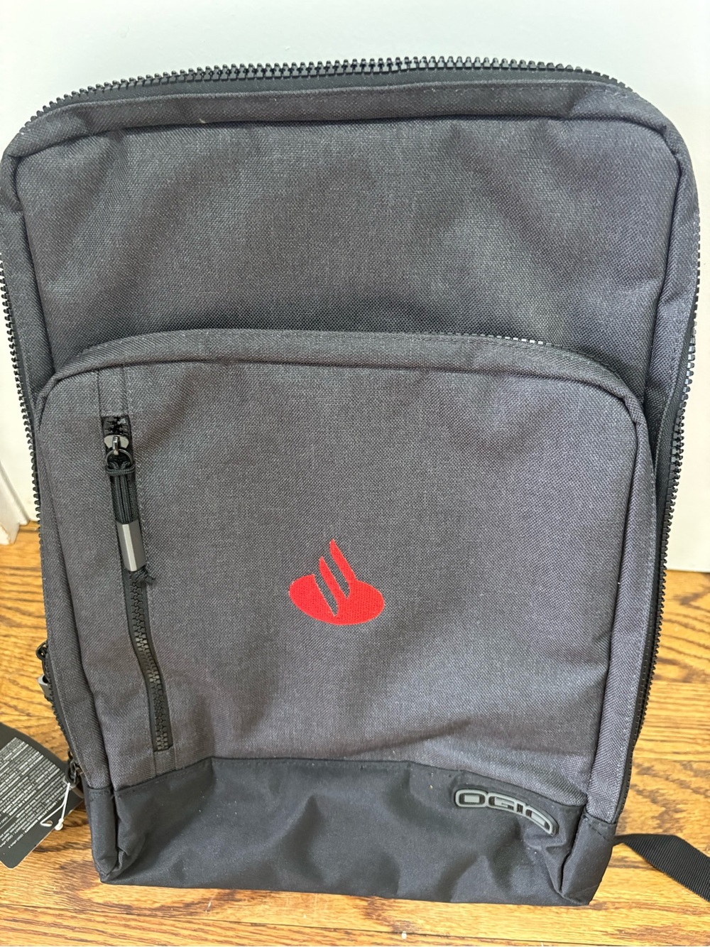 Ogio Laptop Backpack, Blk/Drk Gry, 4Zipper Pockets, Padded Shoulder Straps New